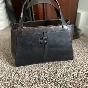 Givenchy hand bag 🌸 auction 5/13@7pmEST